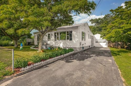 141 Decicco Rd, Waterbury, CT 06705 exterior