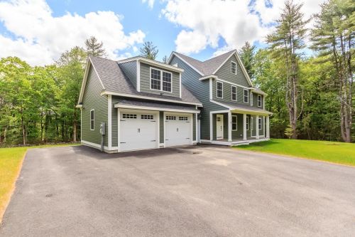 11 Stone Fence Dr, Derry, NH 03038 exterior