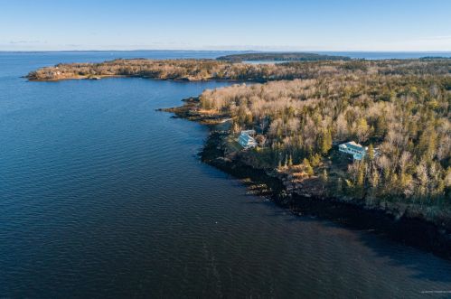 92 Weeks Rd, Owls Head, ME 04854 exterior