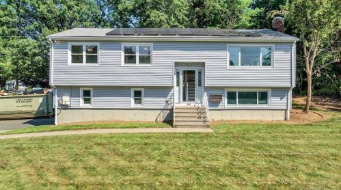 20 Fieldstone Rd, Waterbury, CT 06704 exterior
