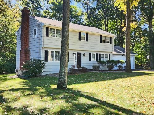 51 Cardinal Cir, Bridgeport, CT 06611 exterior