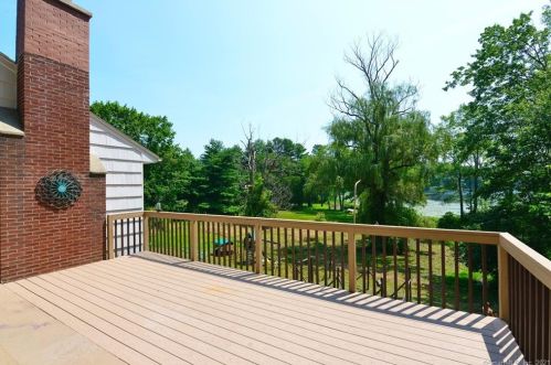 331 Pond Hill Rd, Moosup, CT 06354 exterior
