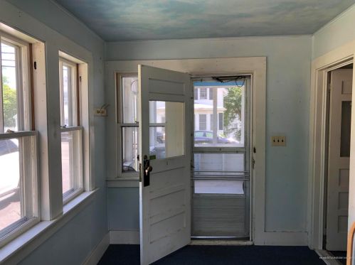 62 Oak St, Boothbay-Harbor, ME 04538 exterior