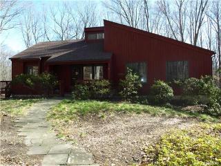 53 Gallows Hill Rd, West-Redding, CT 06896 exterior