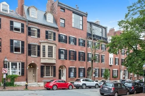 66 Chestnut St, Roxbury-Xing, MA 02108 exterior