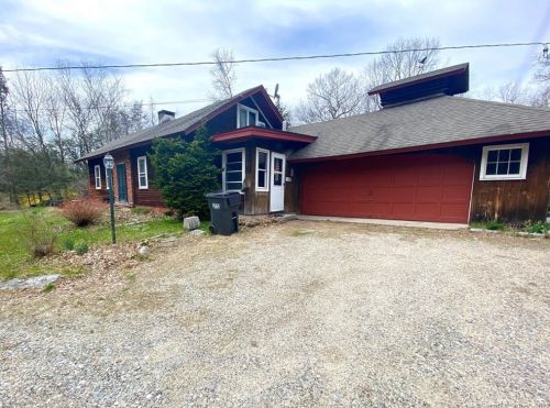 318 Litchfield Rd, Torrington, CT 06791 exterior