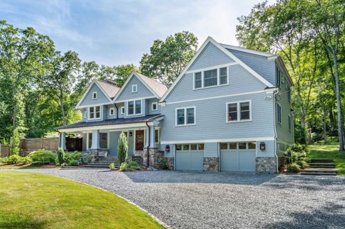 174 Walmsley Ln, South Kingstown, RI 02874 exterior