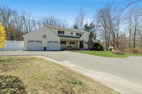 118 Chambers Rd, Danbury, CT 06811 exterior