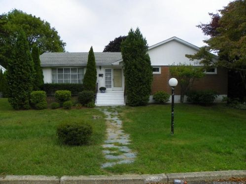 9 Harbor Ln, United States Coast Guard Ac, CT 06320 exterior