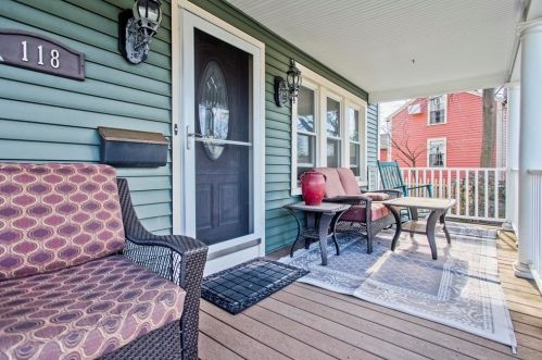 118 Fairview Ave, Chicopee, MA 01013 exterior
