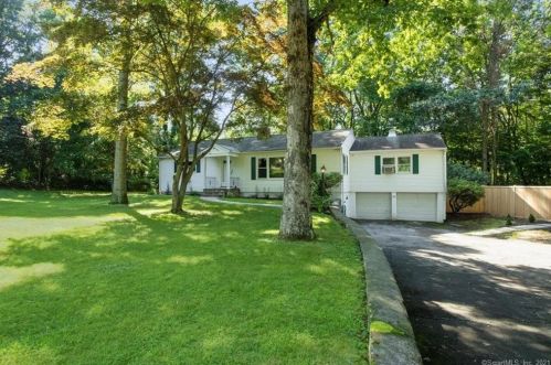 9 Bonnybrook Rd, Norwalk, CT 06850 exterior