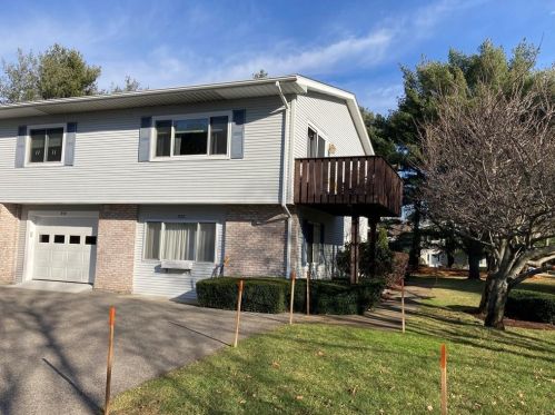 353 Chatham Cir, Warwick, RI 02886 exterior