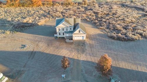 11 Rivercliff Ln, Enfield, CT 06082 exterior