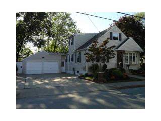 139 Crescent Ave, Cranston, RI 02910 exterior