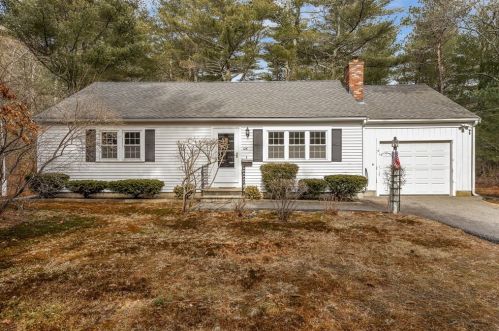 126 Red Brook Rd, Teaticket, MA 02536 exterior