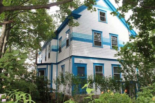 23 Rhode Island Ave, Newport, RI 02840 exterior