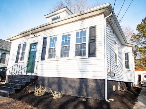 28 Milton Ave, Providence, RI 02905 exterior