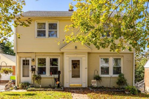 43 Bidwell Ter, Middletown, CT 06457 exterior