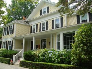 15 Clay St, Newport, RI 02840 exterior