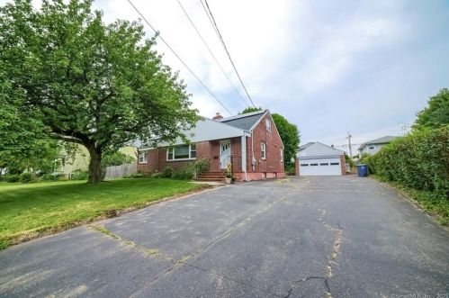 150 Greenfield Dr, Bridgeport, CT 06606 exterior