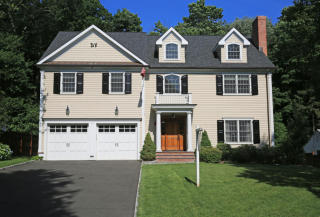 32 Hillside Ave, Tokeneke, CT 06820 exterior