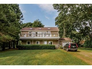 41 Flintstone Rd, Narragansett, RI 02882 exterior