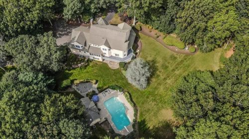 15 Dale Hill Dr, South Kingstown, RI 02874 exterior