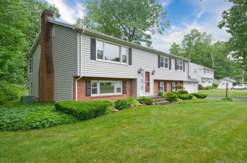 7 Chapel Hill Rd, North-Haven, CT 06473 exterior