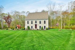34 Clarence Ave, Pawcatuck, CT 06379 exterior