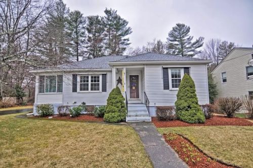 4 Dana Park, Hopedale, MA 01747 exterior