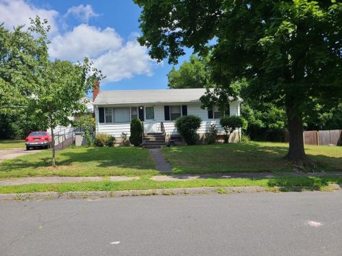 28 Andersen Rd, Braintree, MA 02184 exterior