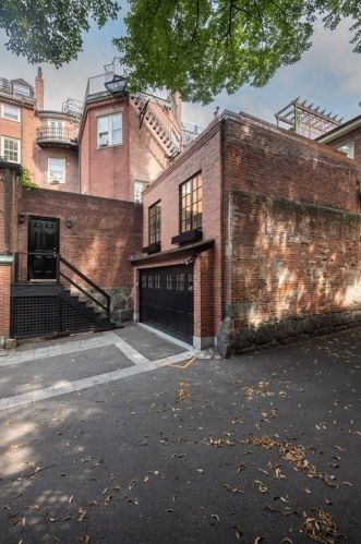 20 Chestnut St, Boston, MA 02136 exterior