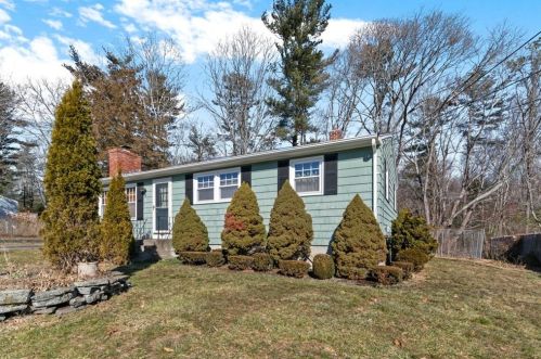 6 Dawn Ln, Coventry, RI 02816 exterior