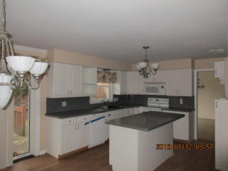 486 Tashua Rd, Bridgeport, CT 06611 exterior