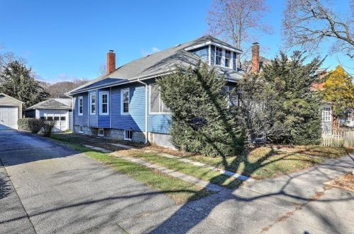 60 Gentian Ave, Providence, RI 02908 exterior