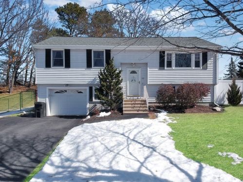 59 Chippy Ln, Methuen, MA 01844 exterior