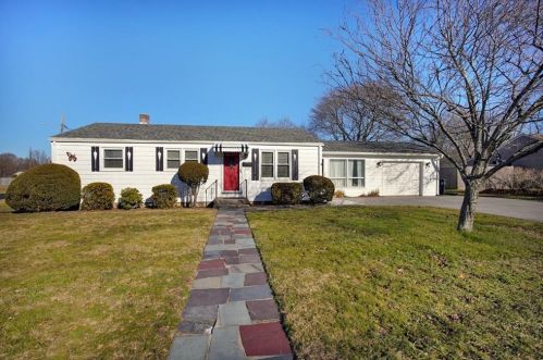 140 Armstrong Ave, Warwick, RI 02889 exterior