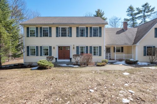 13 Caldwell Cir, Lewiston, ME 04240 exterior