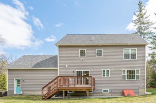 18 Alyssa Dr, Townsend, MA 01469 exterior