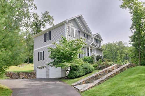 4 Long Meadow Ln, Bethel, CT 06801 exterior