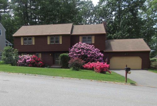 21 Clearview Dr, Nashua, NH 03062 exterior