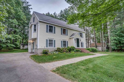 2 Deer Xing, Seabrook, NH 03874 exterior