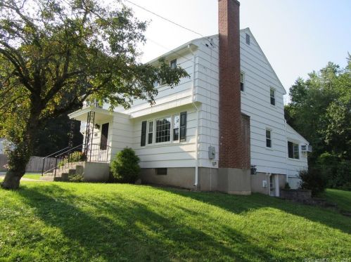 43 Wesleyan Ter, Bloomfield, CT 06002 exterior