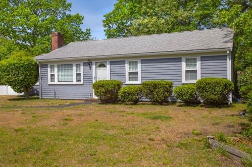 23 Venus Rd, Yarmouth, MA 02664 exterior