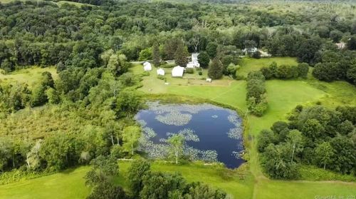 79 Cherry Hill Rd, Pomfret-Center, CT 06259 exterior