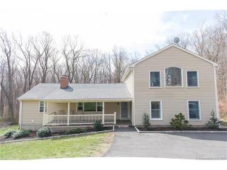 84 Mohegan Rd, Huntington, CT 06484 exterior