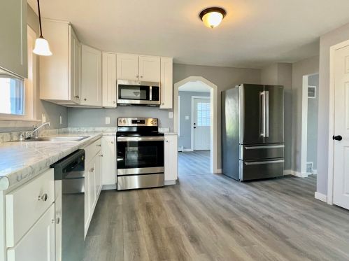 15 Lindy St, Pembroke, NH 03275 exterior