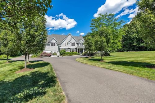 80 Stones Throw Rd, Bridgeport, CT 06612 exterior