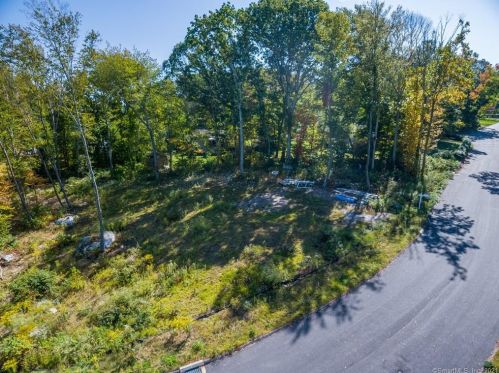 12 Stevens Ave, Gales-Ferry, CT 06339 exterior