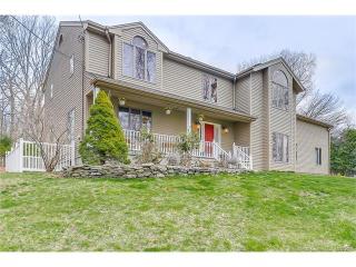 28 Blue Trail Dr, Waterbury, CT 06705 exterior